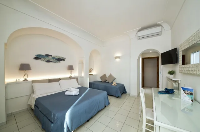 غرفة سوبيريور بسرير مزدوج أو سريرين منفصلين بإطلالة على البحر، Hotel Villa Melodie - Adults Only 1/5