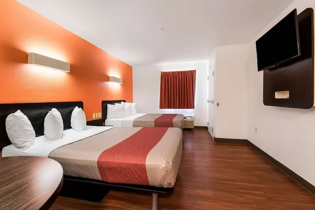 غرفة قياسية بسريرين مزدوجين، Motel6 Wilkes Barre, PA - Arena 1/10