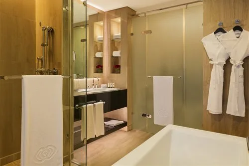 غرفة كلوب تنفيذية، Sofitel Abu Dhabi Corniche 1/1