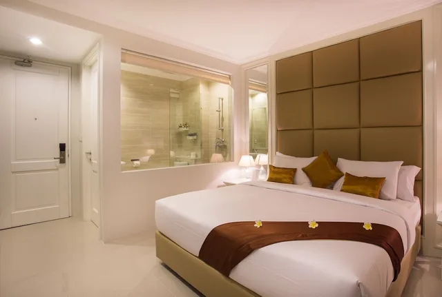 غرفة سوبيريور بسرير كينج، Amalfi Seminyak 6/7