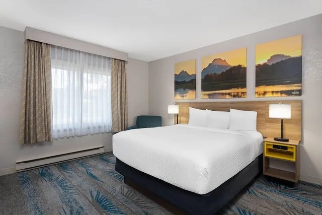 غرفة بسرير كوين، Days Inn and Suites by Wyndham Downtown Missoula-University 1/6