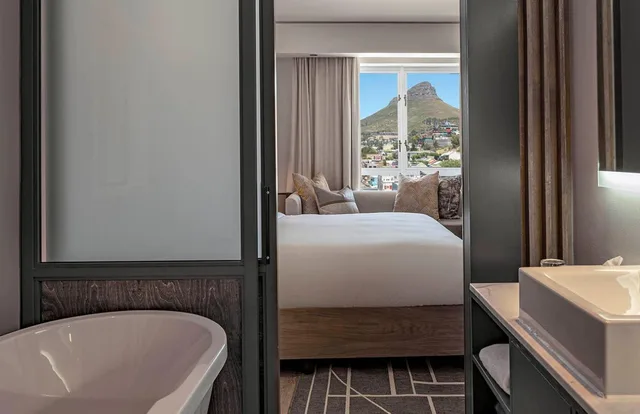 Room, Twin Beds, with View, Hyatt Regency Cape Town 3/7