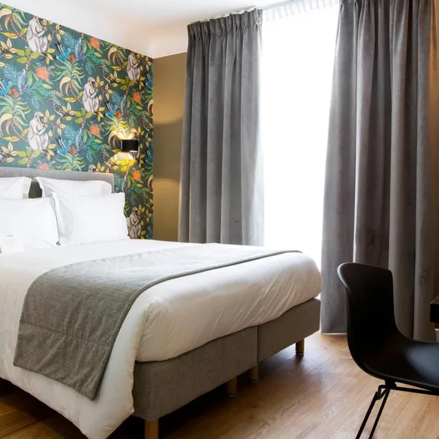 جناح جونيور بشرفة، Mathis Elysees Matignon 2/8