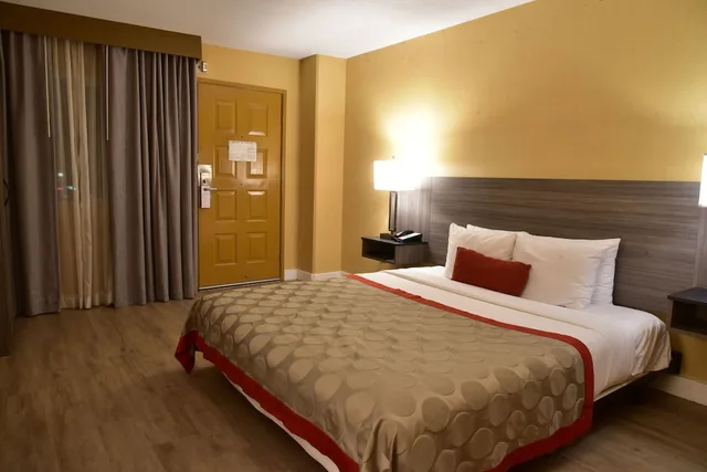 Room, King Bed, Bay View, High Floor, Ramada by Wyndham San Diego National City 1/6