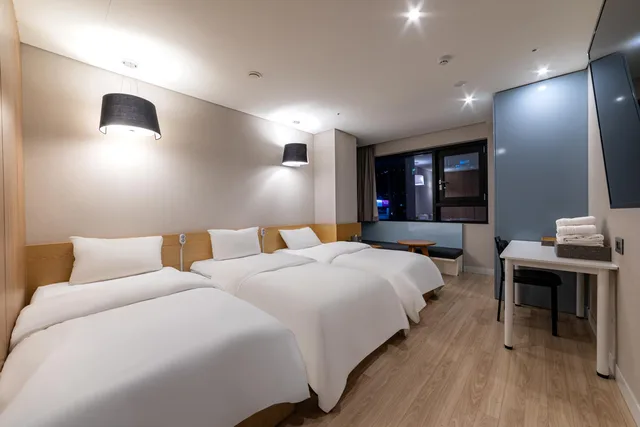 غرفة سوبيريور ثلاثية بثلاثة أسرّة، Hotel The Designers Seoul Station 2/3