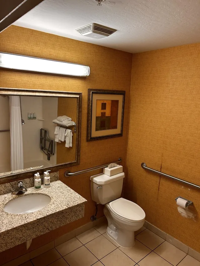 غرفة قياسية بسريرين كوين لذوي الإعاقة، Greentree Inn Suites In Pinetop 2/3