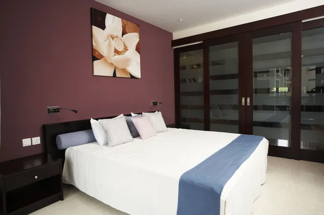 1 Bedroom, Apartment, Double Bed, Sofa, Grand Bay Suites 2/5