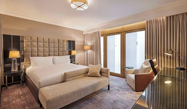 غرفة بريميوم بسرير كينج في طابق مرتفع، Hyatt Regency London Albert Embankment 1/3