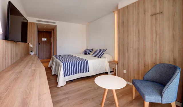 Room, Double Bed, Pool or Sea View، Hipotels Bahia Cala Millor - Adults Only 3/6