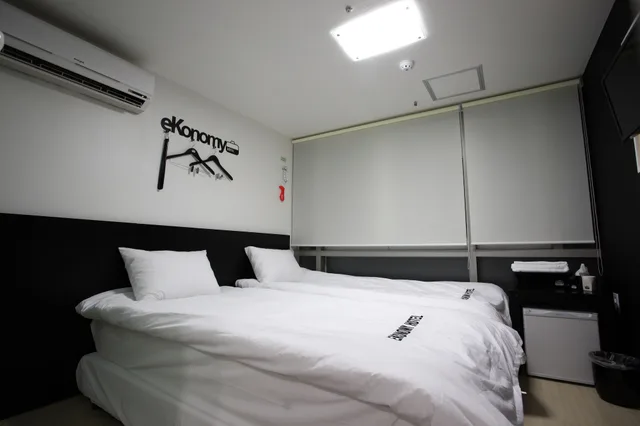 غرفة بسريرين منفصلين، Ekonomy Hotel Myeongdong Premier 6/10