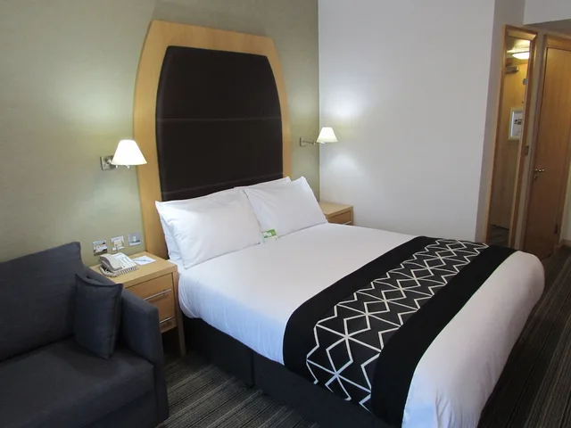غرفة قياسية بسرير مزدوج مع أريكة، HOLIDAY INN BIRMINGHAM NORTH - CANNOCK 3/5