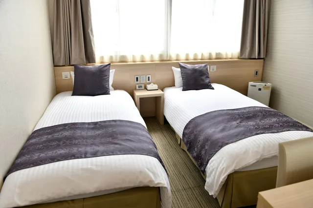 Room, Twin Beds, New Commander Hotel Osaka (ex City Hotel Newcommander) 1/3