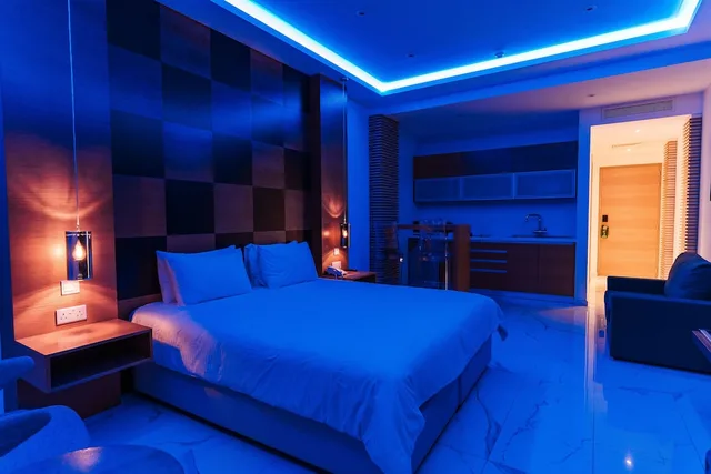 جناح جونيور بسرير كينج بإطلالة على البحر، Vrachia Hotel 2/6