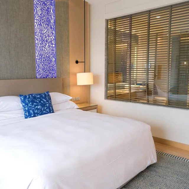Guest Room, Renaissance Pattaya Resort Spa 2/13