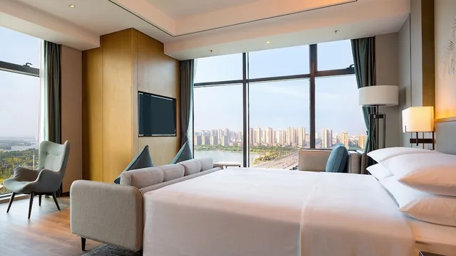 جناح تنفيذي بسرير كينج، Sheraton Kaifeng 2/6