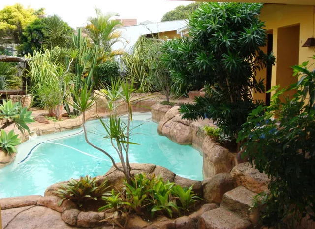 Flintstones Guest House Durban، ديربان 49/52