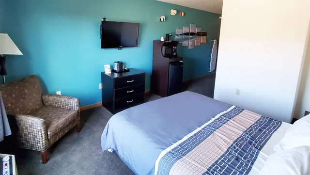 غرفة بسرير كوين لذوي الإعاقة، Jasper Ridge Inn Ishpeming 2/4