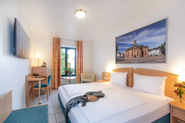 غرفة ثلاثية بسرير مزدوج وسرير فردي، UNO Hotel Posthof Saarlouis 1/8
