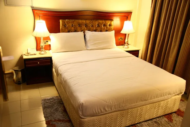 غرفة تنفيذية بسرير مزدوج، Saffron Hotel 1/1