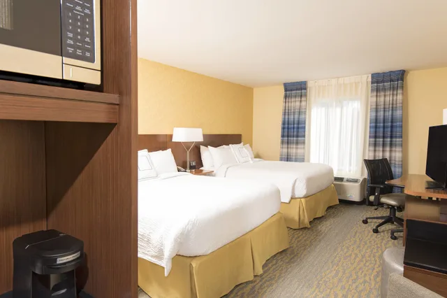 غرفة بسريرين كوين، Fairfield Inn Suites Tampa Westshore Airport 3/6