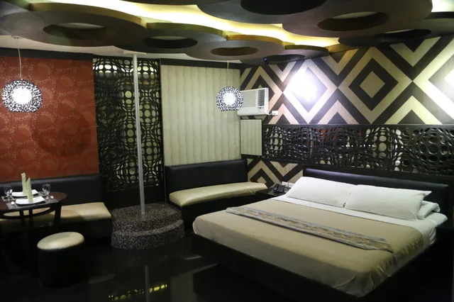 جناح، Victoria Court Las Pinas 4/4