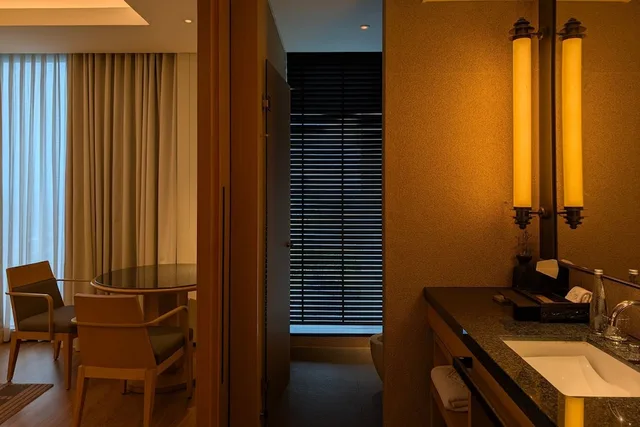 Executive King, Hotel Tentrem Jakarta 9/9
