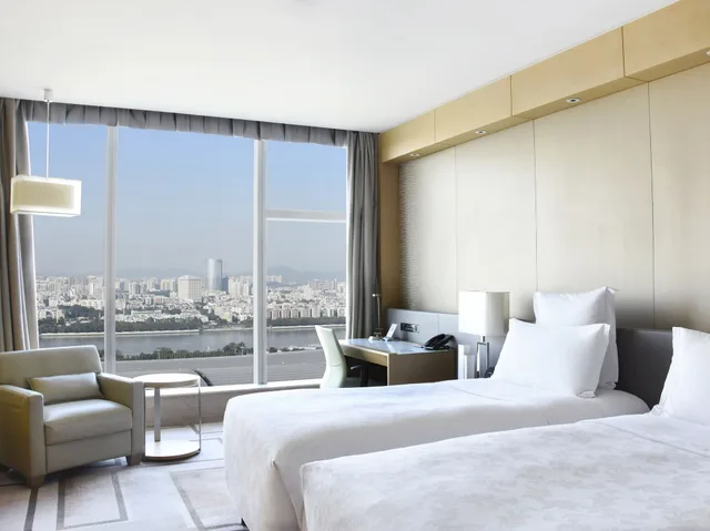 Club, Executive, Twin Beds, Langham Place Hotel Guangzhou 6/10