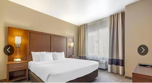 جناح بسرير كينج، Comfort Inn at Convention Center 2/7