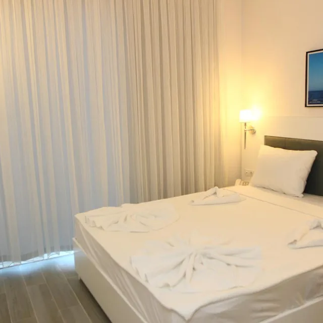غرفة بسرير مزدوج بشرفة، Liman Boutique Otel 3/6