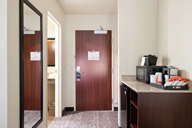 غرفة بسرير كينج لذوي الإعاقة، Cobblestone Inn & Suites - Yuma 10/10