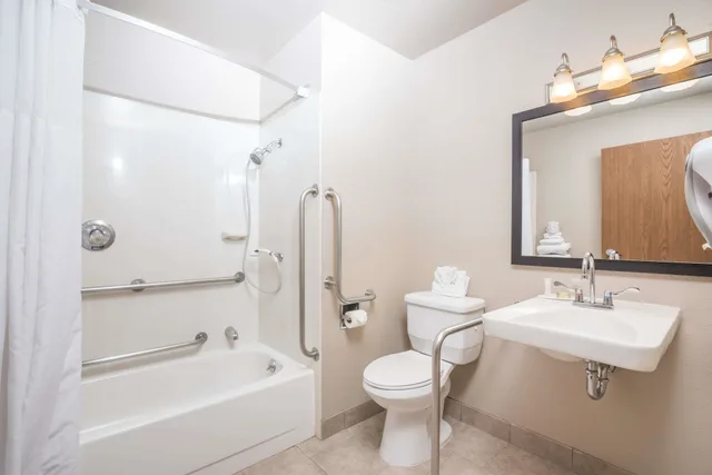 غرفة بسرير كوين لذوي الإعاقة، Super 8 By Wyndham Boise 2/2
