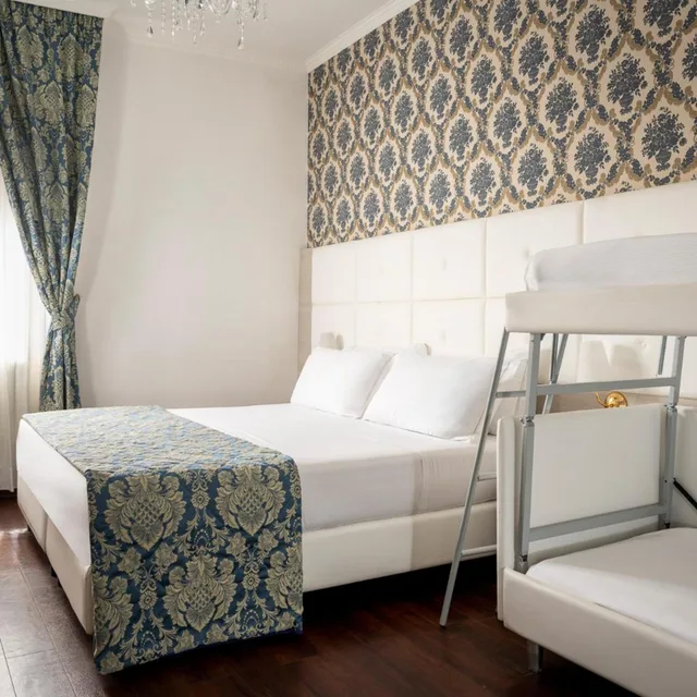 غرفة رباعية بسرير بطابقين، Hotel Re Enzo 2/3