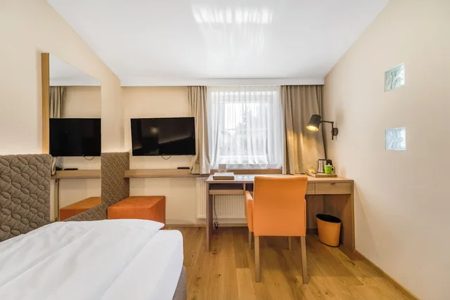 Room, Single, Das Grune Hotel Zur Post - 100 Bio 10/19