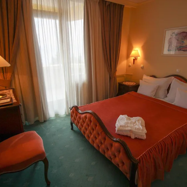 جناح تنفيذي، Metropol Hotel 2/5