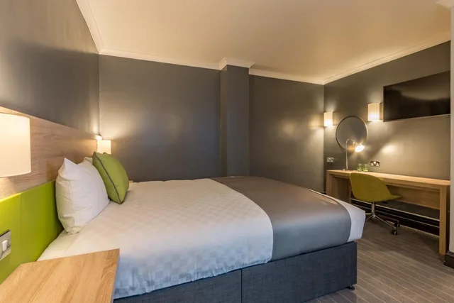 غرفة بسرير مزدوج، Thistle Express London Luton 4/10