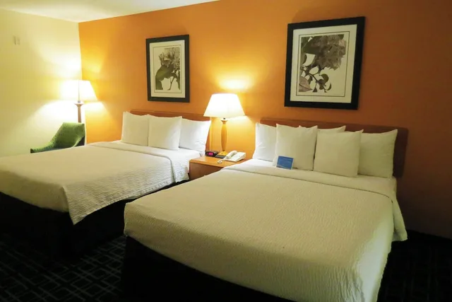 Room, 2 Queen Beds, Pool Access, Accessible، Fairfield Inn Suites By Marriott Mt Vernon Rend Lake 2/2