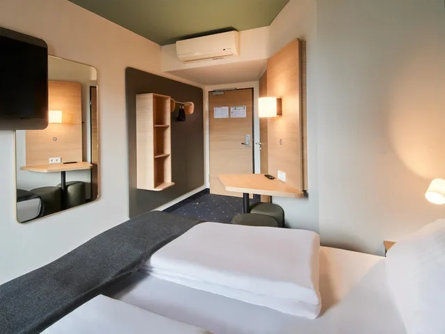 غرفة بسرير كوين، B&B Hotel Bad Homburg 4/10