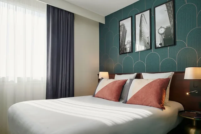 غرفة عائلية بسرير كوين، Gatsby Hotel and Restaurant By HappyCulture 1/10