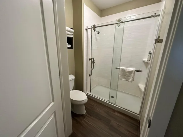 جناح استوديو بسرير كينج مع أريكة، STAYBRIDGE SUITES ANAHEIM AT THE PARK 3/3