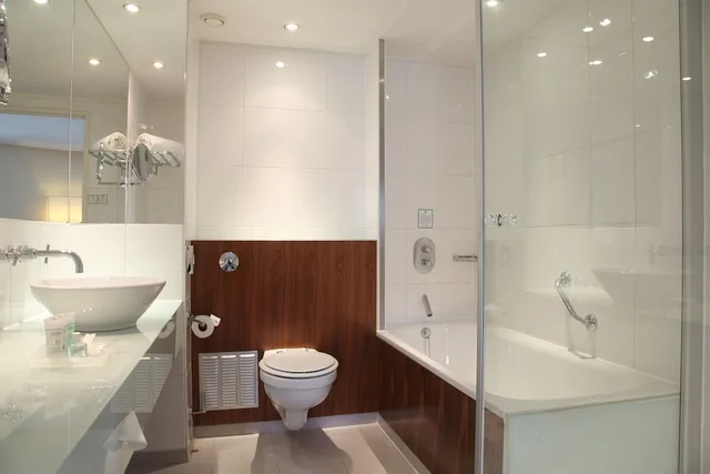 Premium, King Bed, Balcony, Holiday Inn London - Camden Lock by IHG 8/9