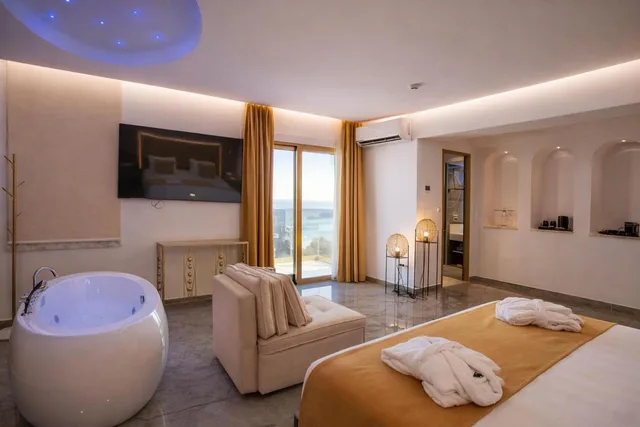 جناح بسرير كينج بإطلالة على البحر، Rhodos Horizon Boutique - Adults Only 4/4