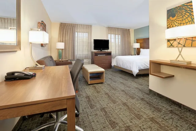 جناح استوديو بسرير كوين بمطبخ، Staybridge Suites Corning 1/3