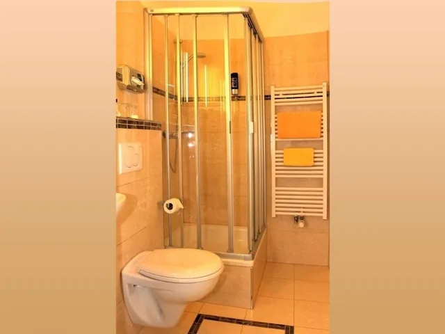 غرفة كومفورت بسرير كوين، Hotel Expo 3/3
