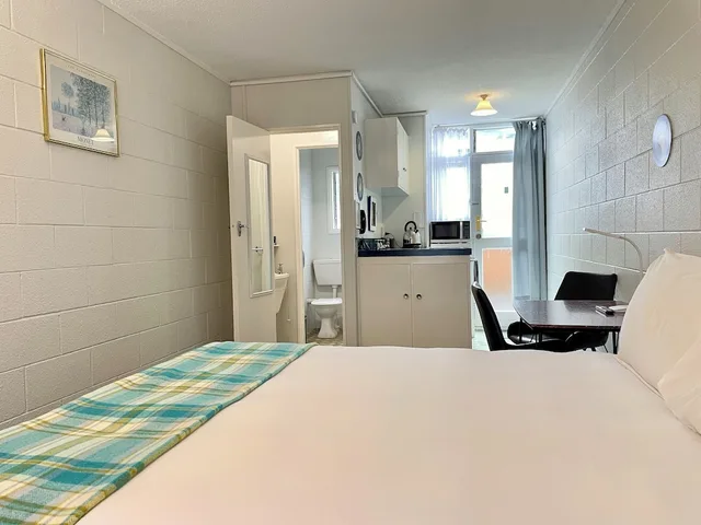 استوديو أساسي بسرير كوين بمطبخ صغير، Mt Eden Motel 6/10
