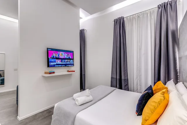 جناح بسرير كوين مع أريكة بحوض جاكوزي، Gallery Suite Naples 3/7