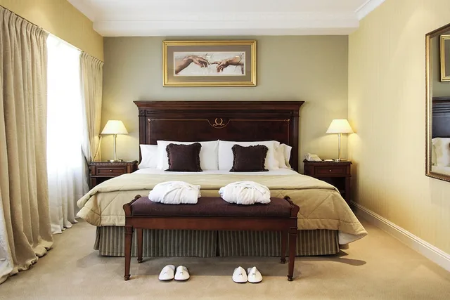 جناح كلوب بسرير كينج، Hotel Emperador Buenos Aires 1/3