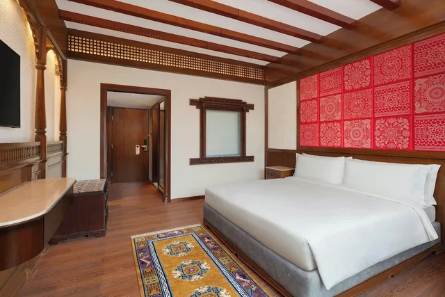 غرفة قياسية بسرير كينج بإطلالة على الحديقة، The Soaltee Kathmandu 1/4