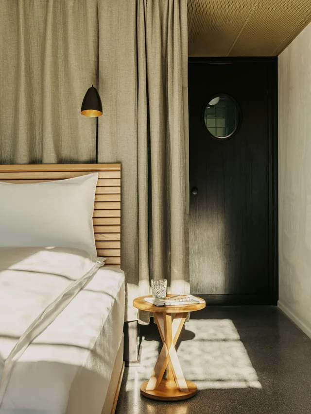 جناح بسرير كينج بشرفة، Volkshaus Basel Hotel 3/6