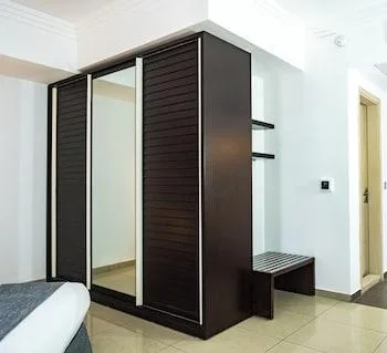 غرفة ديلوكس بسرير كوين بإطلالة على المدينة، The Avenue Suites 1/1