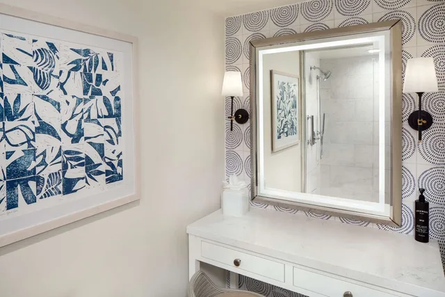 Suite, King Bed, Key West View, Bathtub, Accessible، Casa Marina Key West, Curio Collection by Hilton 2/2